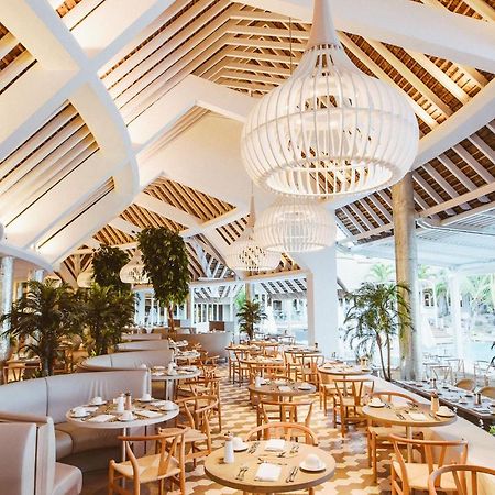 ホテル ラックス グランド ガウブ グラン・ゴーブ エクステリア 写真 The interior of the restaurant
