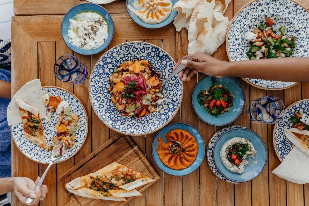 ホテル ラックス グランド ガウブ グラン・ゴーブ エクステリア 写真 A selection of Turkish cuisine