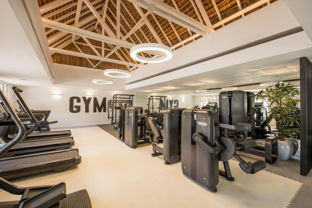 ホテル ラックス グランド ガウブ グラン・ゴーブ エクステリア 写真 The gym at the 5 * Hotel in the heart of the city