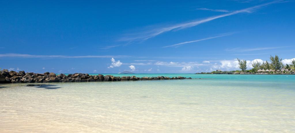ホテル ラックス グランド ガウブ グラン・ゴーブ エクステリア 写真 View of the beach