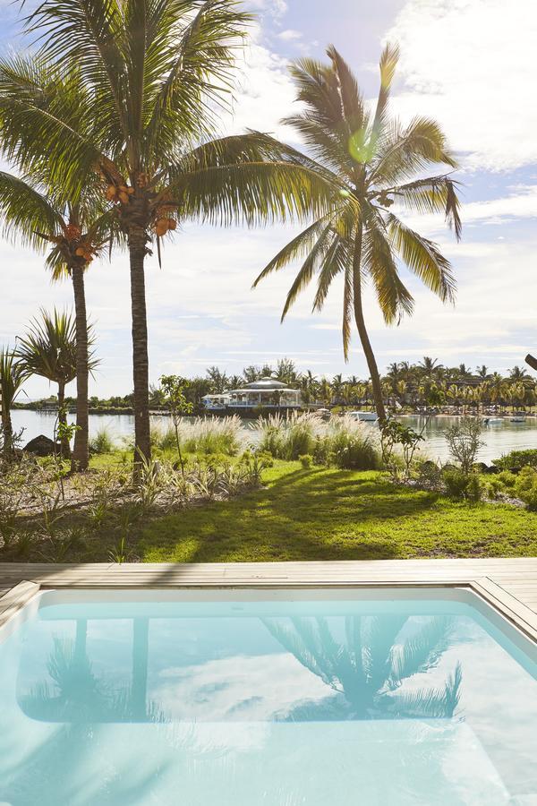 ホテル ラックス グランド ガウブ グラン・ゴーブ エクステリア 写真 View of the lagoon from the hotel